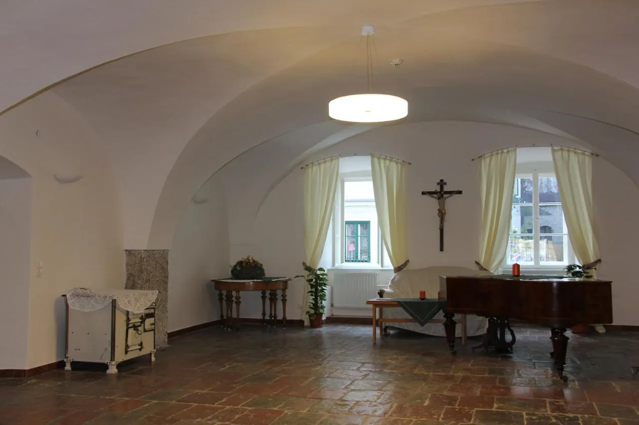 הוסטל זלצבורג Institut St.Sebastian אכסניה